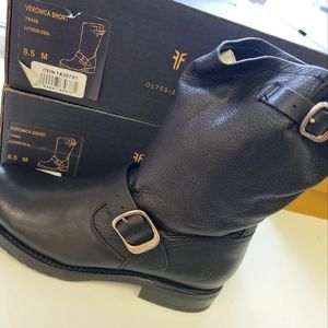 Frye Women's Veronica Short Boot
